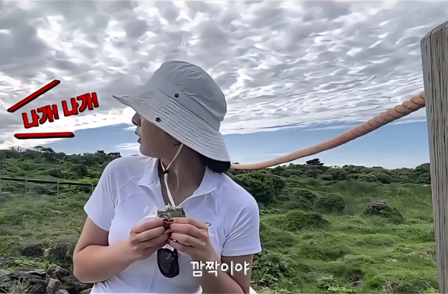 여성 혼자 등산하는데 누가 자꾸 나가라 그럼_3.webp