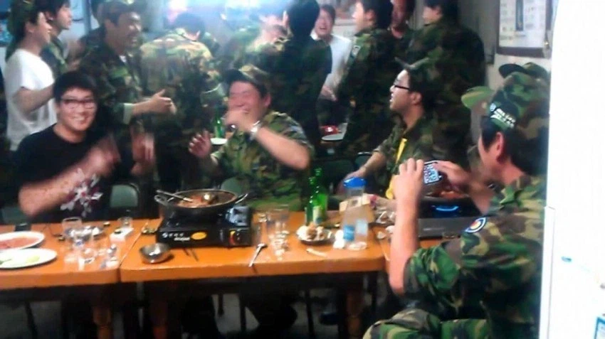 영웅들의 땅 소븐 가드_1.webp