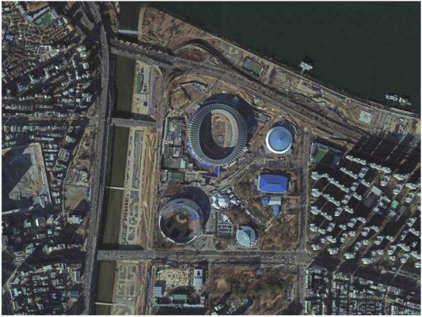 아리랑 7호가 촬영한 이집트 피라미드와 서울 잠실_3.webp