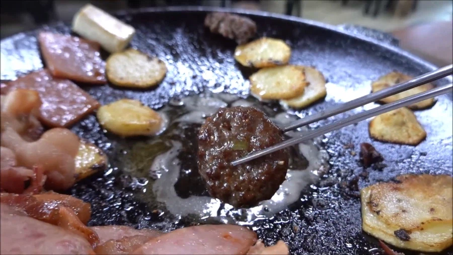 유튜브) 부대찌개 솥뚜껑 메뉴_18.webp