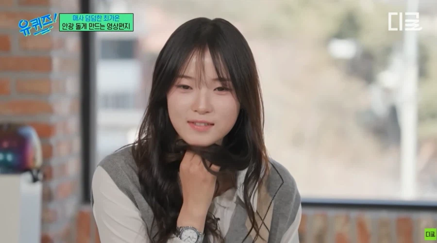 돌부처 표정으로 유명한 스노보드 최가온 선수가 활짝 웃을때.jpg_11.webp