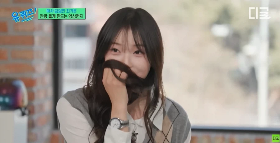 돌부처 표정으로 유명한 스노보드 최가온 선수가 활짝 웃을때.jpg_12.webp