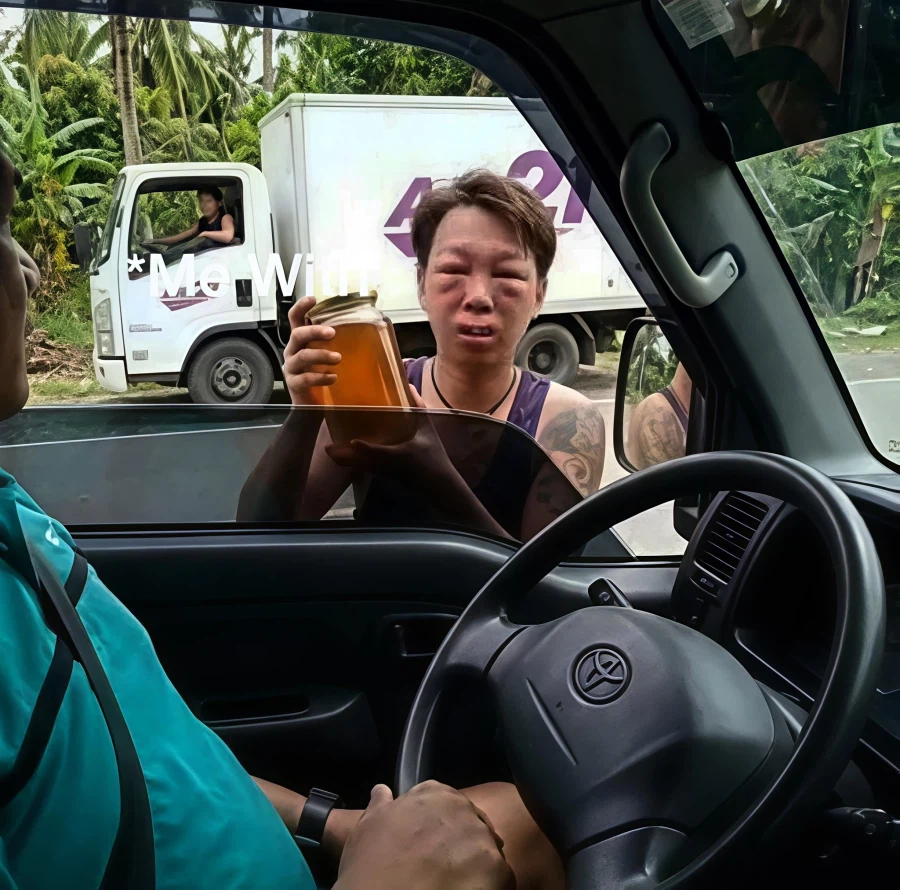 100% 벌꿀만 파는 길거리꿀 판매 문신남_1.webp