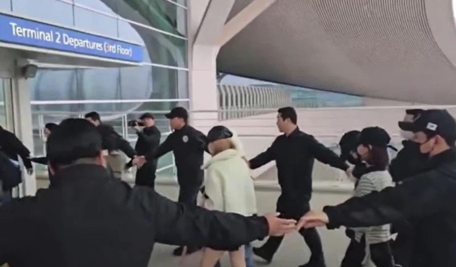 이게 사전 허가 받은 거였다니...._1.webp