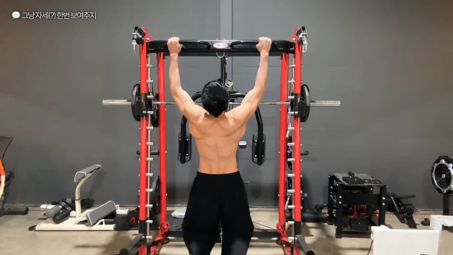 유튜브) 풀업 자극이 안온다는 시청자 피드백해주는 헬스 유튜버_50.webp