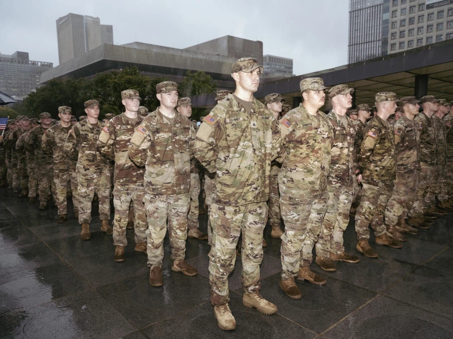 광화문에 모인 아미_1.webp