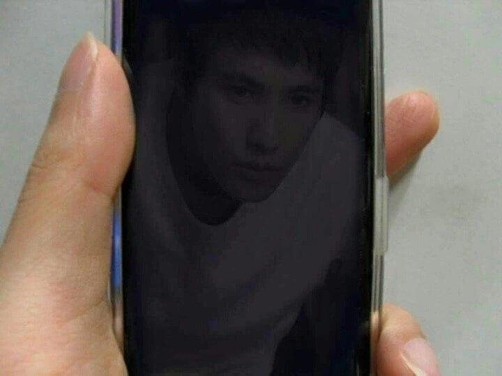 BTS 공연 봐야하는데 폰 배터리가 없어서 전원 나갔음ㄷㄷ_1.webp