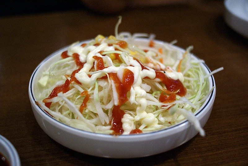 오래된 치킨집 가면 제일 맛있는 밑반찬_1.webp