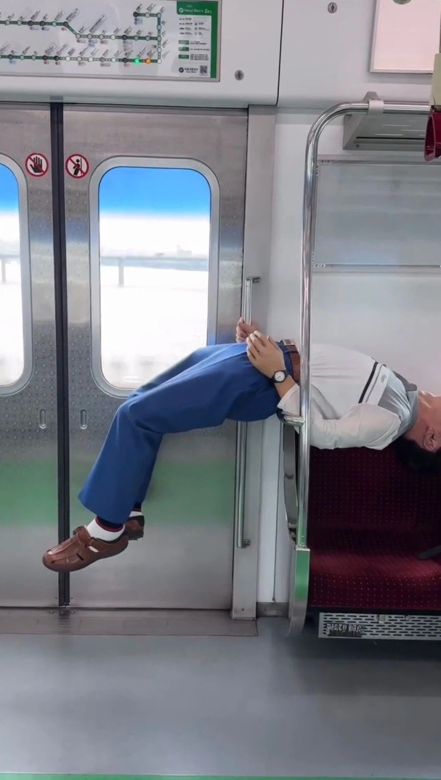 2호선 고죠 사토루.jpg_1.webp