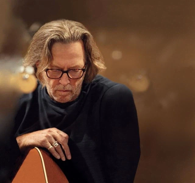 남대문 시장에서 사진찍은 메탈리카_5.webp