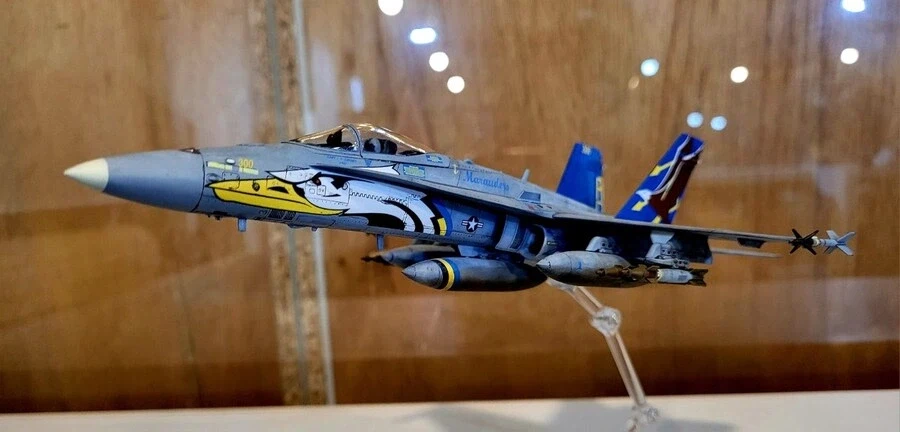 와이프 : 프라모델 만드는건 좋은데 하나에 2만원은 넘기지 마라_5.webp