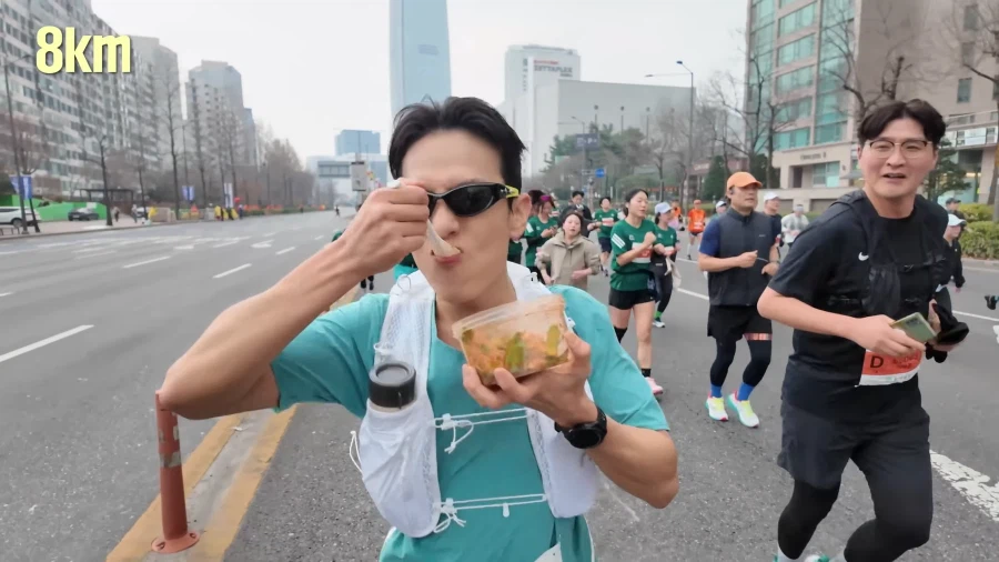 유튜브) 나갈데까지 나간 봄동비빔밥_17.webp