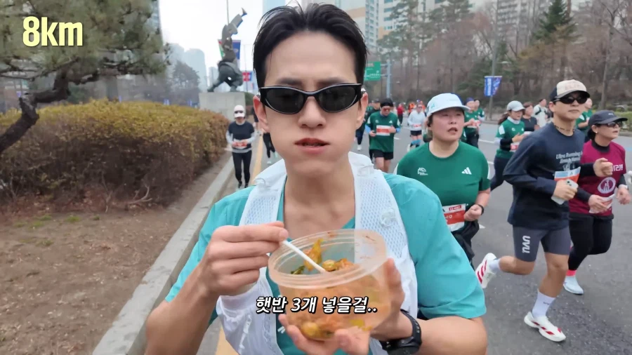 유튜브) 나갈데까지 나간 봄동비빔밥_18.webp