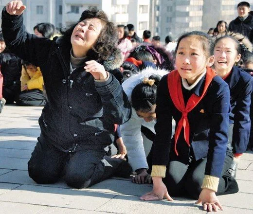 추모와 슬픔을 강요받는 사회.jpg_2.webp