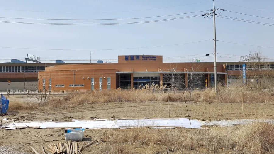 큰 돈을 들이고도 사용자가 극히 적은 수도권 전철역_1.webp