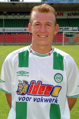 난 서양겜에서 10대 주인공이 팍 삭은 얼굴로 나온거 충분히 이해함_1.webp