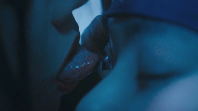 어린 여자아이의 몸을 핥으려던 변태의 최후_5.webp