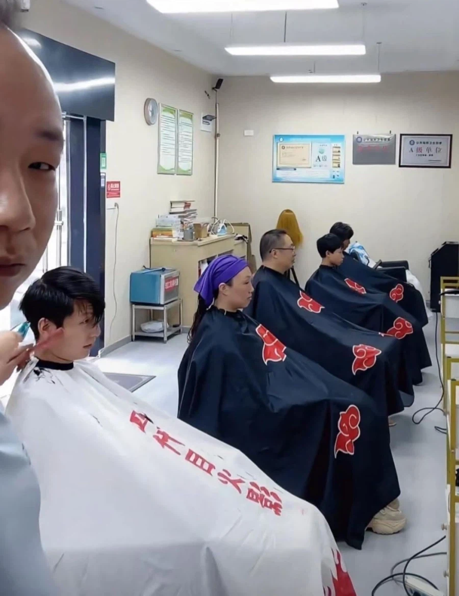 뭔가 수상한 분위기가 흐르는 미용실_1.webp