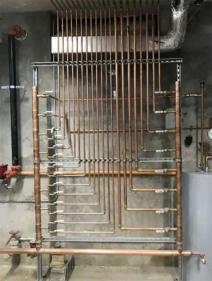 비싼 배관공을 고용한 결과_1.webp