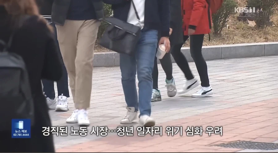 해외에 이어 한국에서도 시작된 AI의 신입 사다리 차기 문제_8.webp