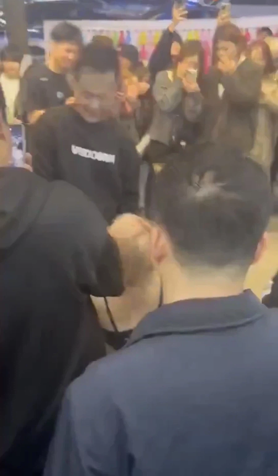 중국 유부녀 코스어 공연 ㅇㄹ 사건_5.webp