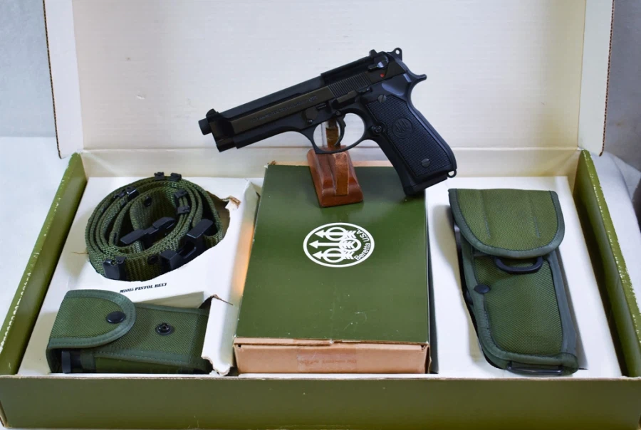 1990년대 베레타 M9 특별판_1.webp