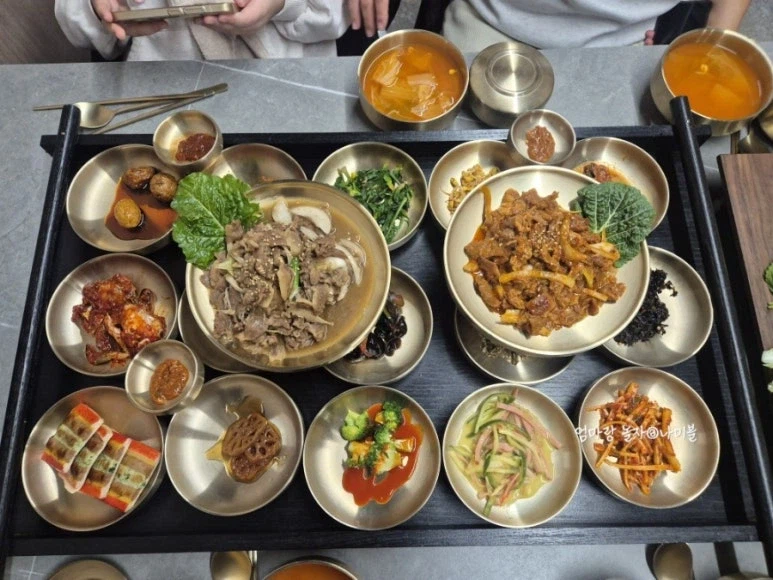 9,900원짜리 정식이라는데 너무 하다_2.webp