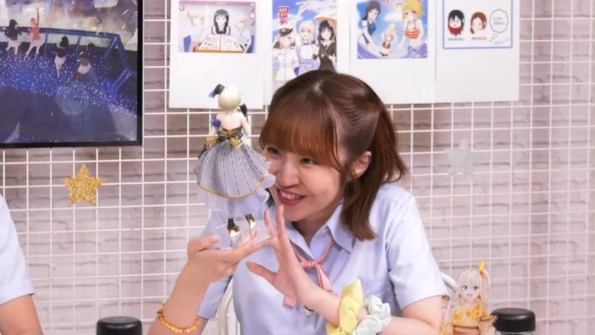 성우들이 자신 작품 캐릭 피규어 나올때마다 확인하는것..._10.webp