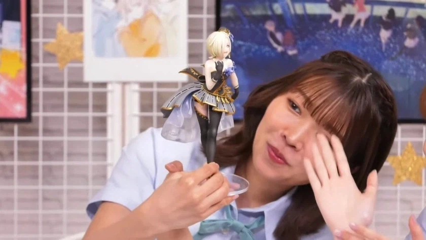 성우들이 자신 작품 캐릭 피규어 나올때마다 확인하는것..._11.webp