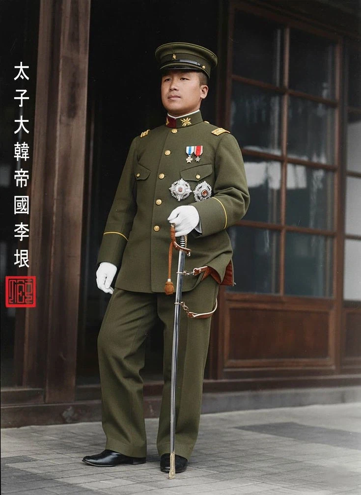 베트남 작가가 AI 컬러 복원한 사진들.jpg_13.webp