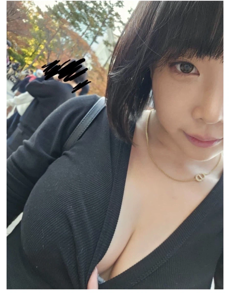 지스타에 출몰한 어느 모델의 팬서비스_3.webp