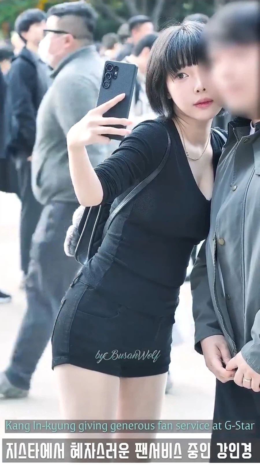 지스타에 출몰한 어느 모델의 팬서비스_1.webp