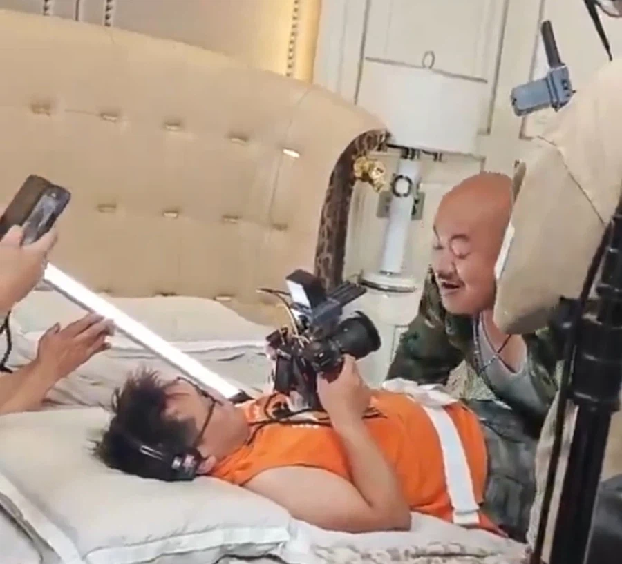 극한직업 - 카메라맨 편_1.webp