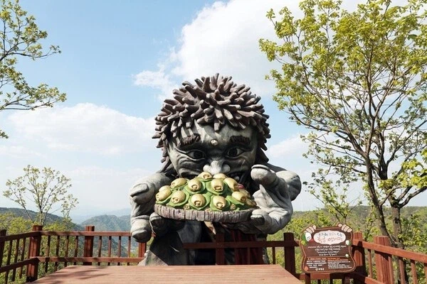 의령 한우산 도깨비숲 도깨비 조각상들..._4.webp