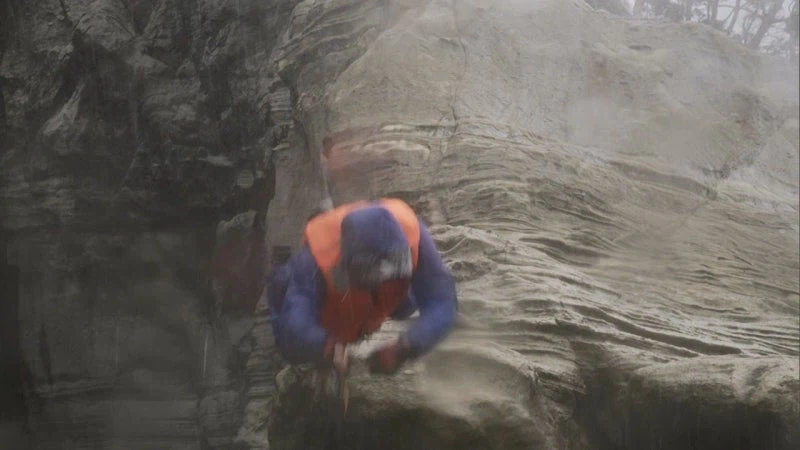 비가 올때 갯바위 낚시를 하면 안되는 이유_18.webp