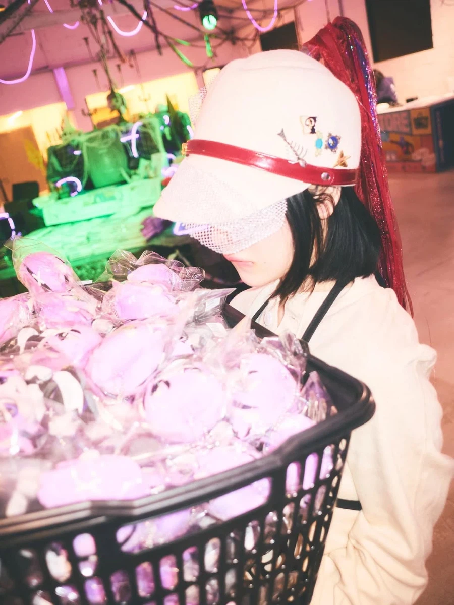 Ado에 이어서 얼굴 사실상 공개한 일본 가수_2.webp