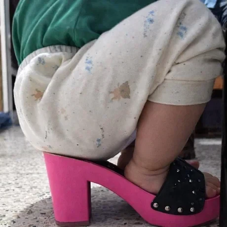 통굽 구두 신은 꼬꼬마_1.webp