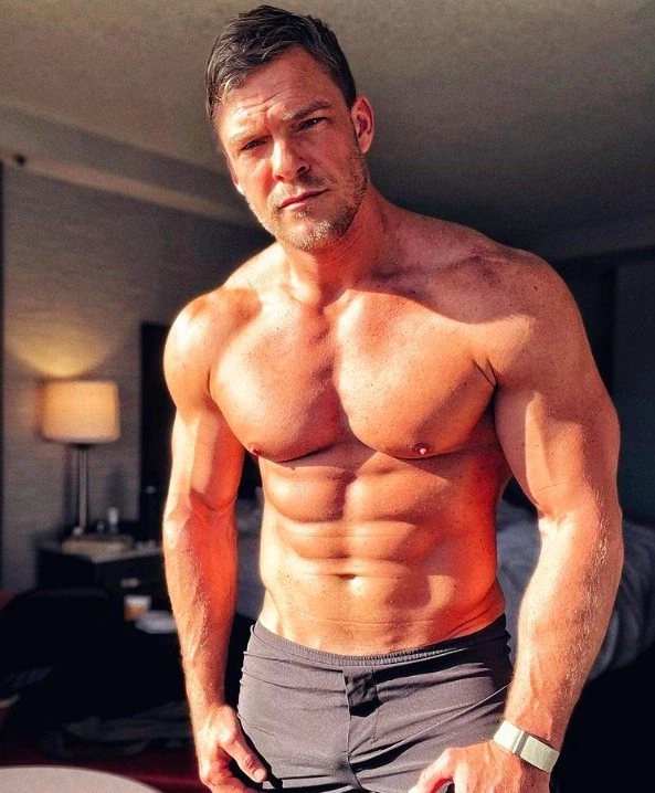 잭 리처 배우 자해공갈범 사건 유튜브 댓글 레전드.jpg_2.webp