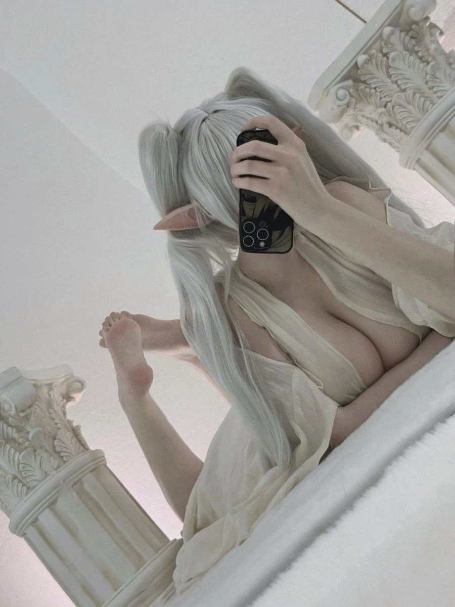 호불호 갈리는 코스프레 누나_1.webp