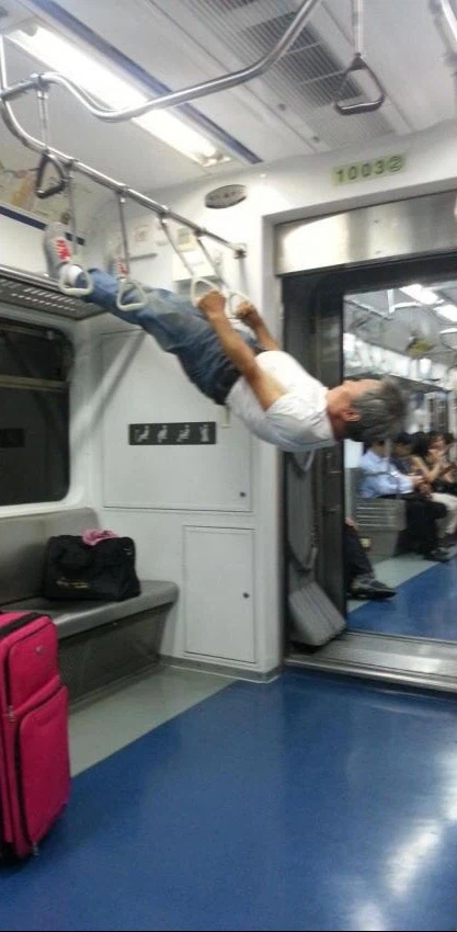 지하철 1호선이라는 게 개연성이 되는 상황_1.webp