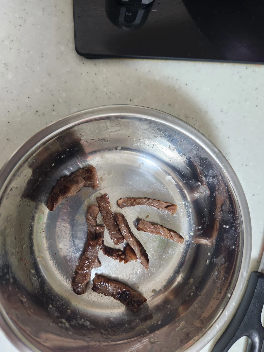 고양이에게 한우를 구워졌다!!!_2.webp