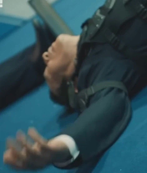 드라마 작가가 각본을 너무 이상하게 씀_7.webp