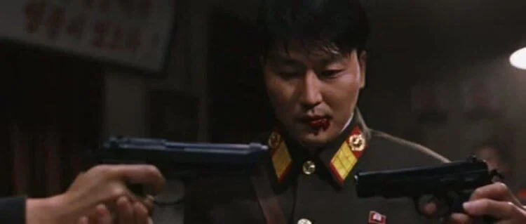 박찬욱 감독이 찍은 송강호 vs 봉준호 감독이 찍은 송강호_2.webp