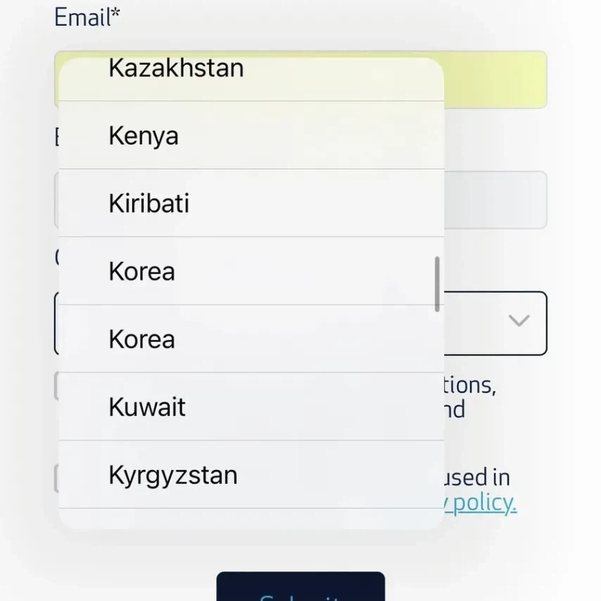 택배 죽음의 이지선다_1.webp