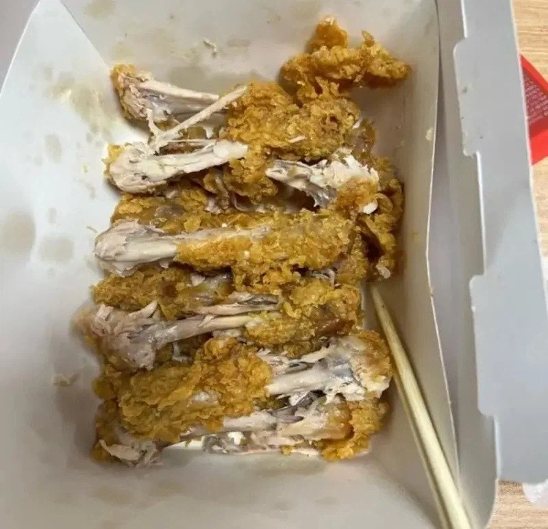 치킨 먹을 때 가끔 보이는 스타일.jpg_2.webp