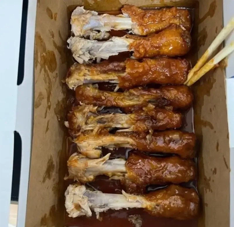 치킨 먹을 때 가끔 보이는 스타일.jpg_3.webp