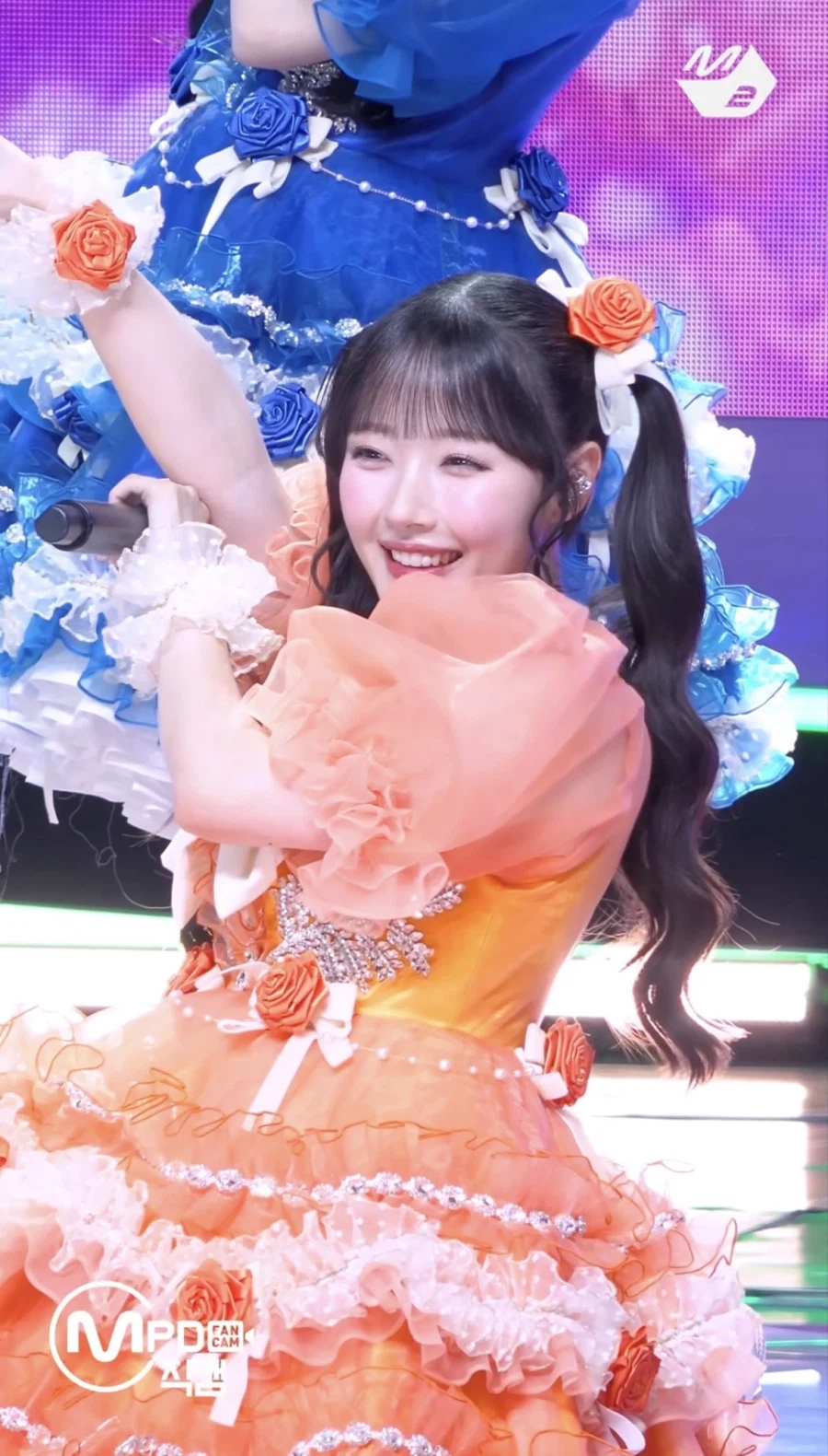 한국 : 하하핫 개쩌는 아이돌 4K 직캠을 한번 맛봐라앗!!!!_3.webp