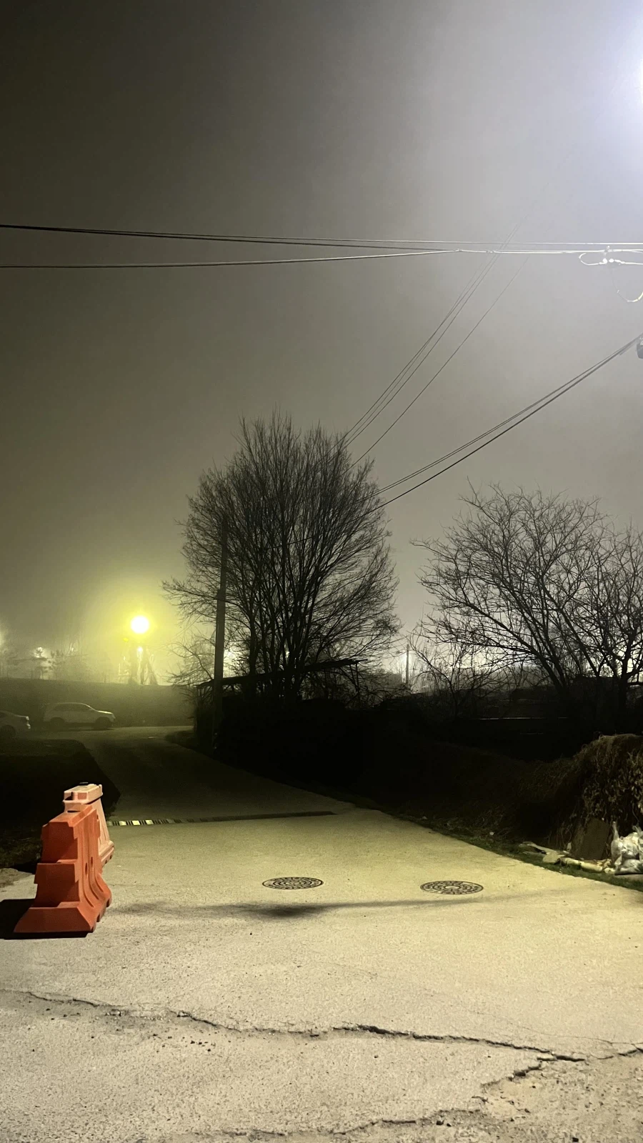 담배 하나 피우러 나왔는데_1.webp