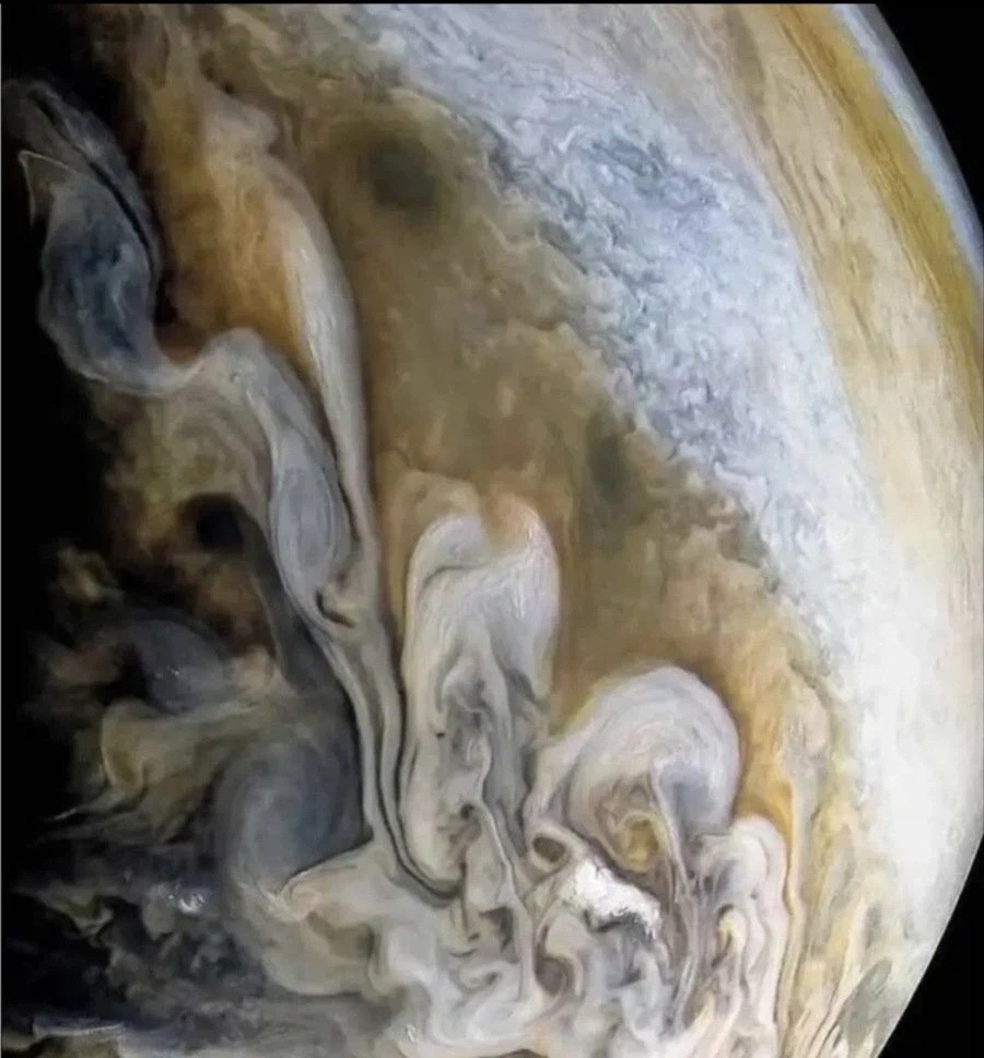 NASA가 공개한 목성 근접샷_3.webp