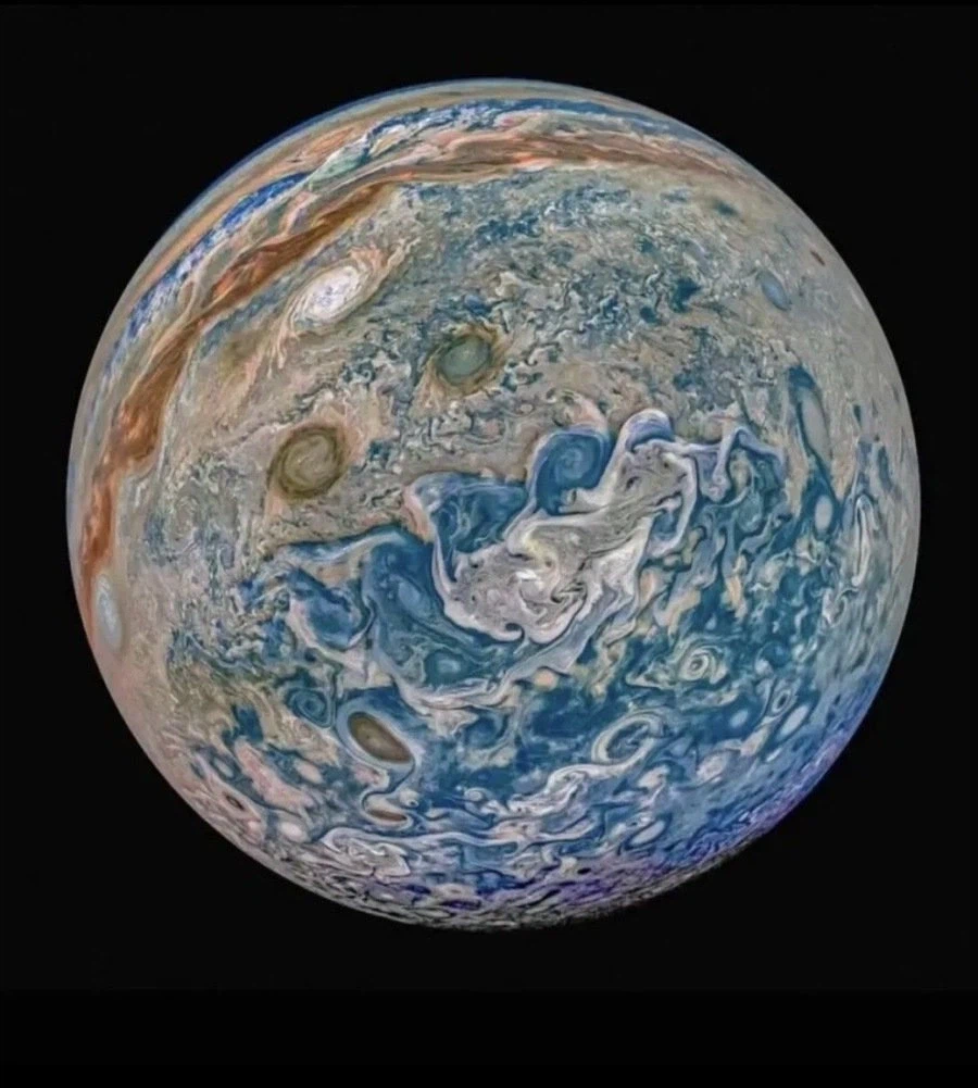 NASA가 공개한 목성 근접샷_9.webp